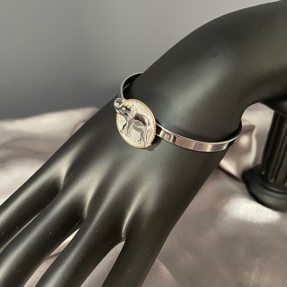 Elephant Bangle Bracelt - Picture 2 of 9